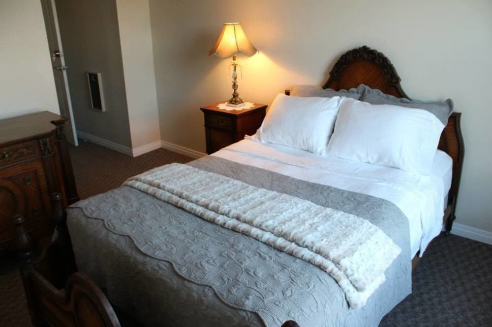 Honeycomb Bed & Breakfast Onanole Exterior photo